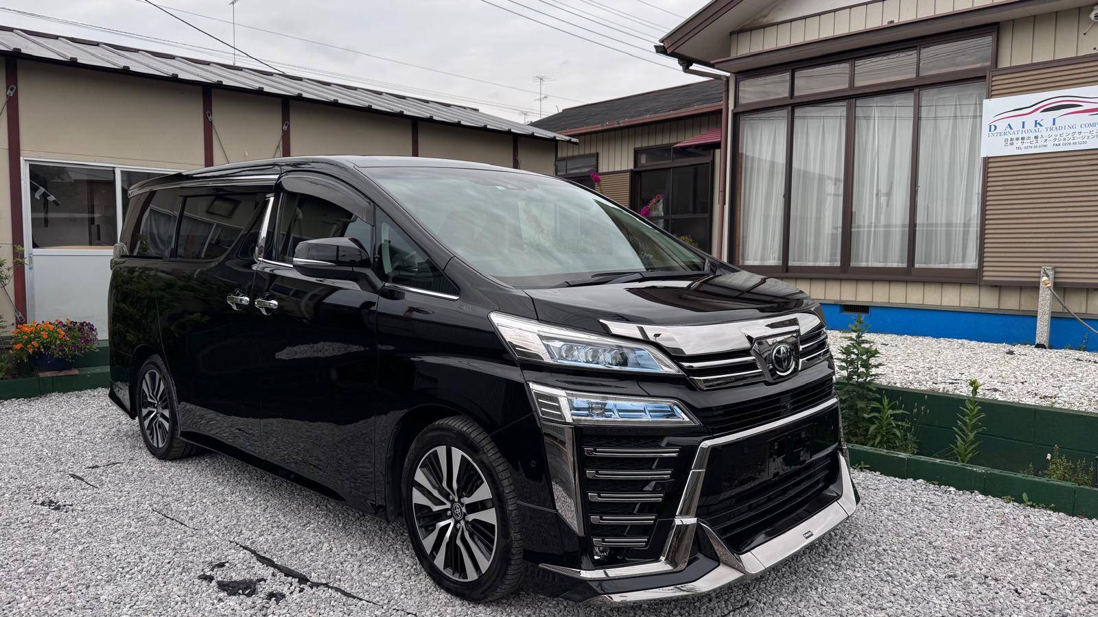 Vellfire by TOYOTA